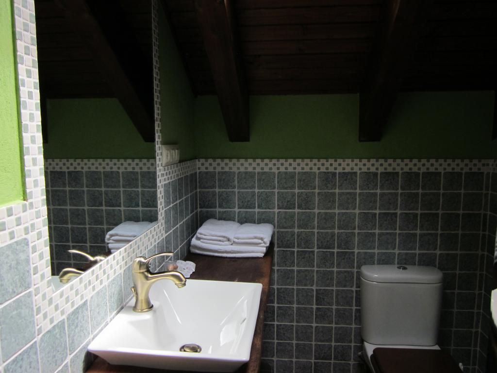 El Conventu Del Asturcon Guest House Lago  Bilik gambar